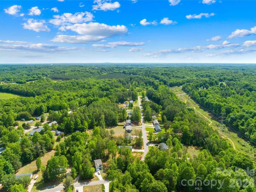 171 Brook Creek Drive, Troutman, NC 28166.  MLS# CAR4381849, YatesRealty ID 23361. 