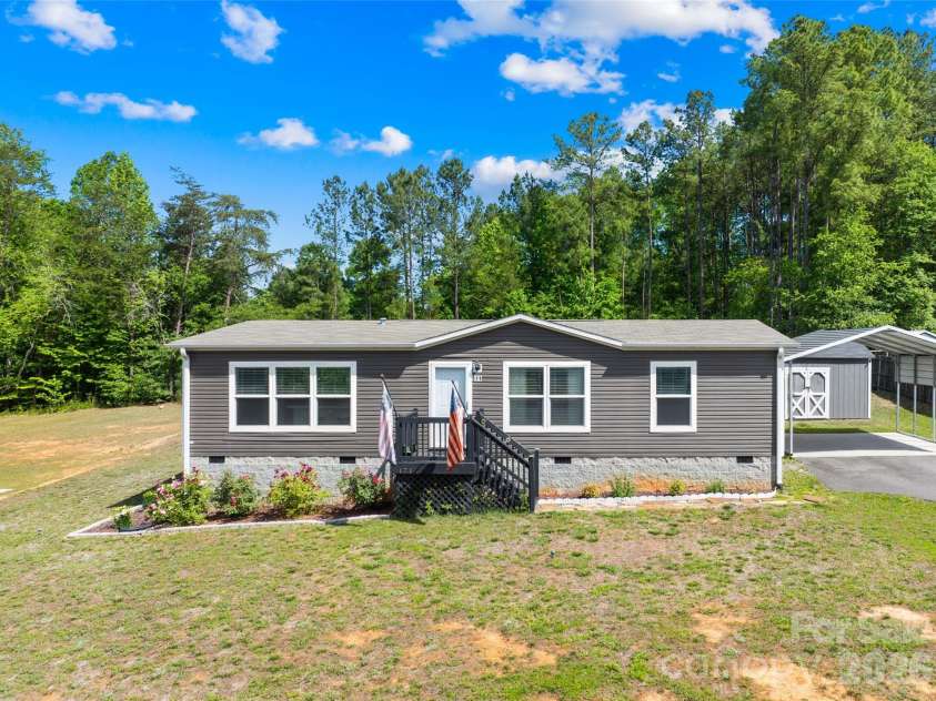 171 Brook Creek Drive, Troutman, NC 28166.  MLS# CAR4381849, YatesRealty ID 23361. Welcome home