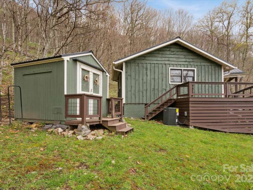 423 Grouse Thicket Road, Mars Hill, NC 28754.  MLS# CAR4220516, YatesRealty ID 23361. 