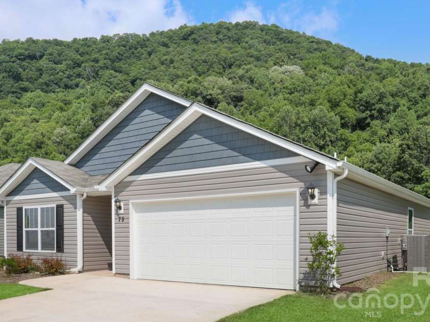 75 Creekwalk Lane, Waynesville, NC 28785.  MLS# CAR4255397, YatesRealty ID 23362. 