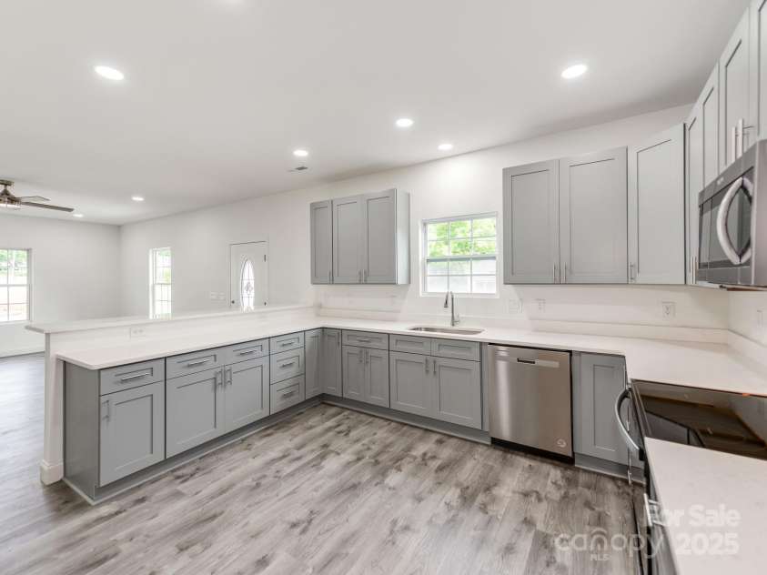 119 Walnut Street, Monroe, NC 28110.  MLS# CAR4259938, YatesRealty ID 23363. 