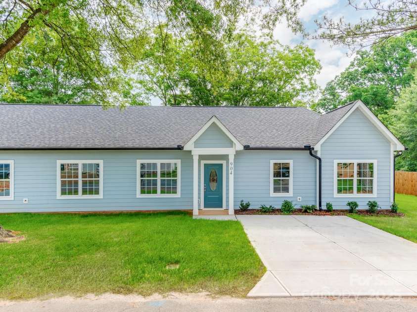 119 Walnut Street, Monroe, NC 28110.  MLS# CAR4259938, YatesRealty ID 23363. 