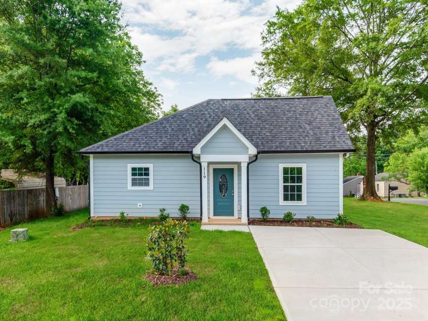 119 Walnut Street, Monroe, NC 28110.  MLS# CAR4259938, YatesRealty ID 23363. 