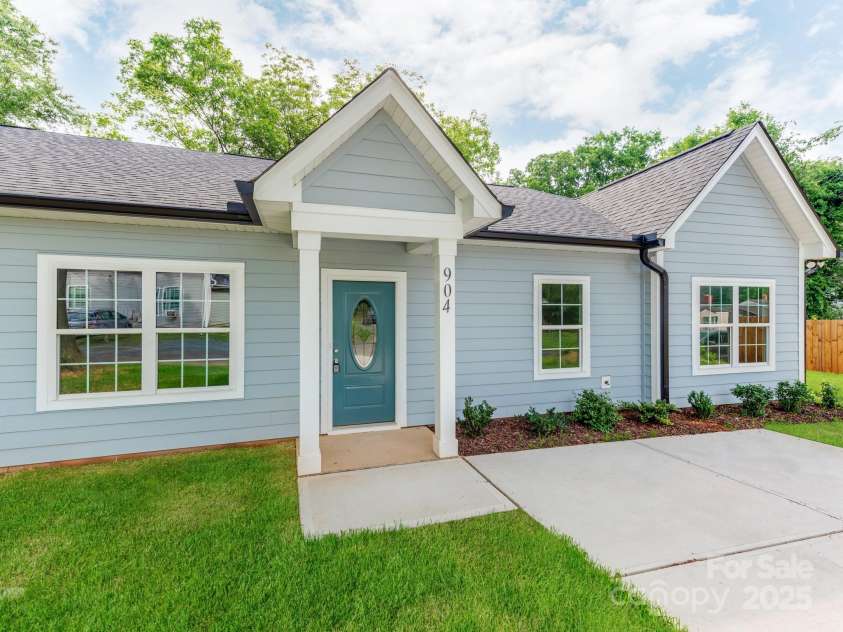 119 Walnut Street, Monroe, NC 28110.  MLS# CAR4259938, YatesRealty ID 23363. 