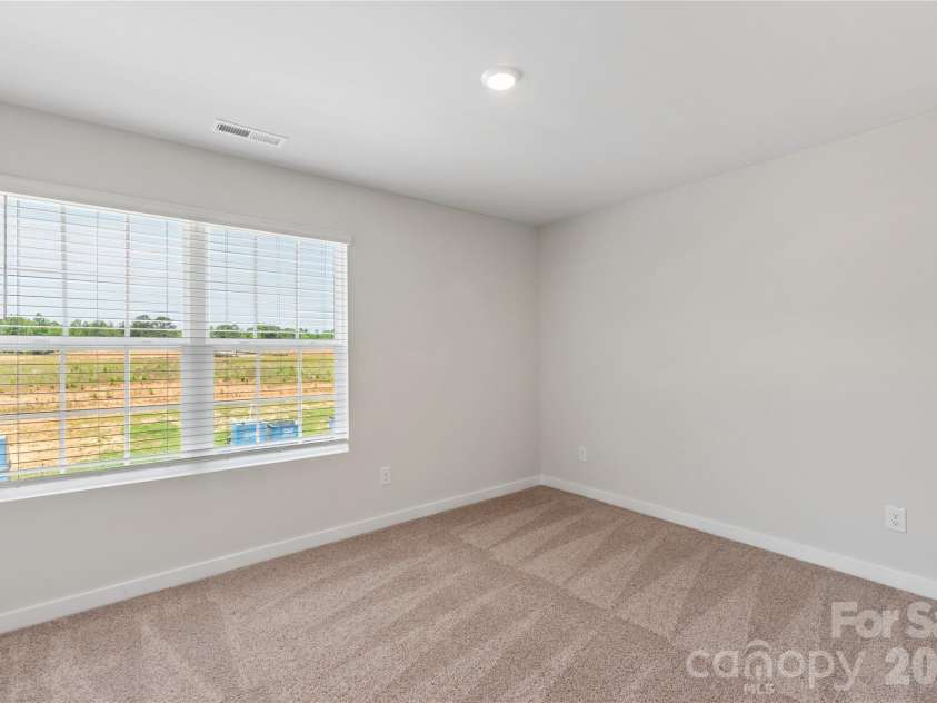 3423 Robindale Drive, Winston Salem, NC 27107.  MLS# CAR4337255, YatesRealty ID 23365. 