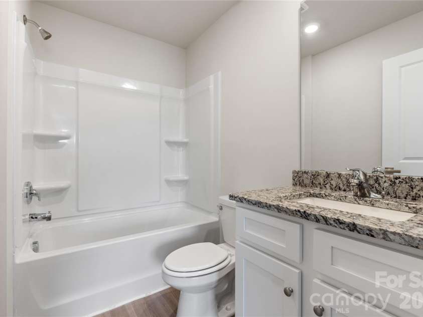 3423 Robindale Drive, Winston Salem, NC 27107.  MLS# CAR4337255, YatesRealty ID 23365. 