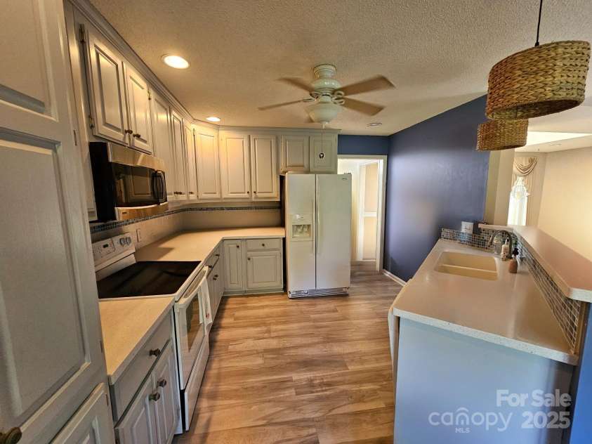 417 Garret Lane, York, SC 29745.  MLS# CAR4275381, YatesRealty ID 23365. 