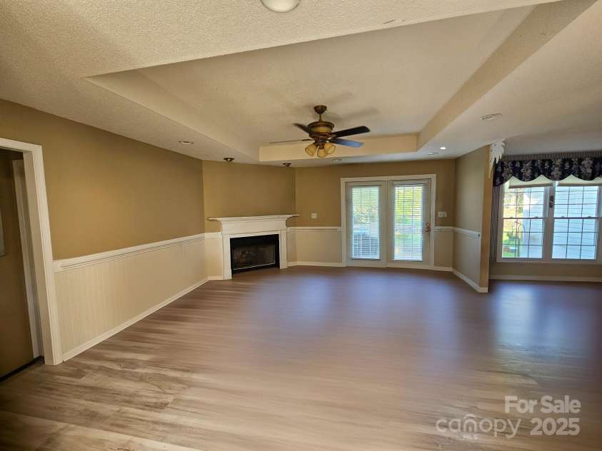 417 Garret Lane, York, SC 29745.  MLS# CAR4275381, YatesRealty ID 23365. Great room with Fireplace