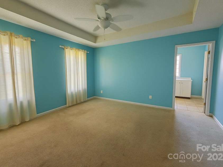 417 Garret Lane, York, SC 29745.  MLS# CAR4275381, YatesRealty ID 23365. Primary Bedroom