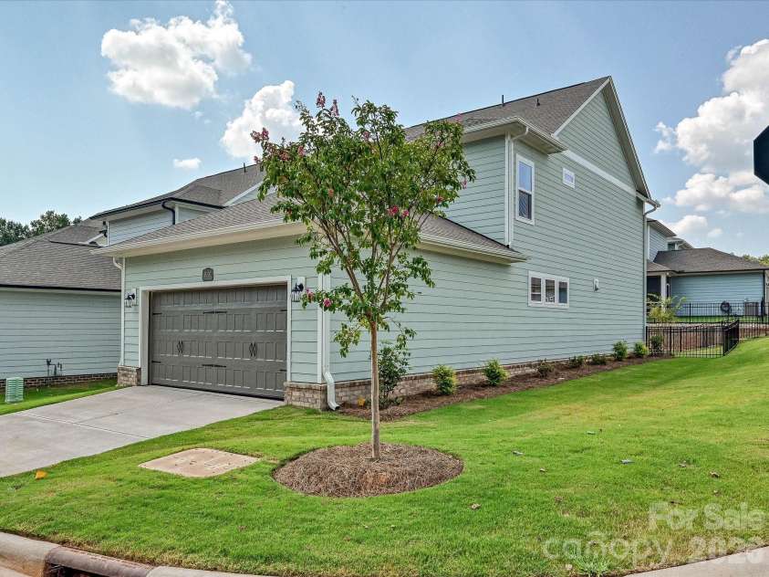 18200 Middle Springs Lane, Mint Hill, NC 28227.  MLS# CAR4369803, YatesRealty ID 23366. 