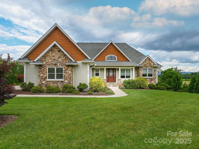 383 Ridgeview Hill Drive, Hendersonville, NC 28791.  MLS# CAR4276059, YatesRealty ID 23366. 