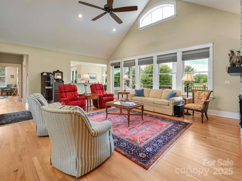 383 Ridgeview Hill Drive, Hendersonville, NC 28791.  MLS# CAR4276059, YatesRealty ID 23366. 