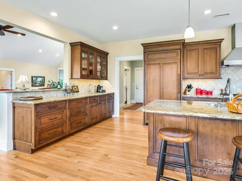 383 Ridgeview Hill Drive, Hendersonville, NC 28791.  MLS# CAR4276059, YatesRealty ID 23366. 