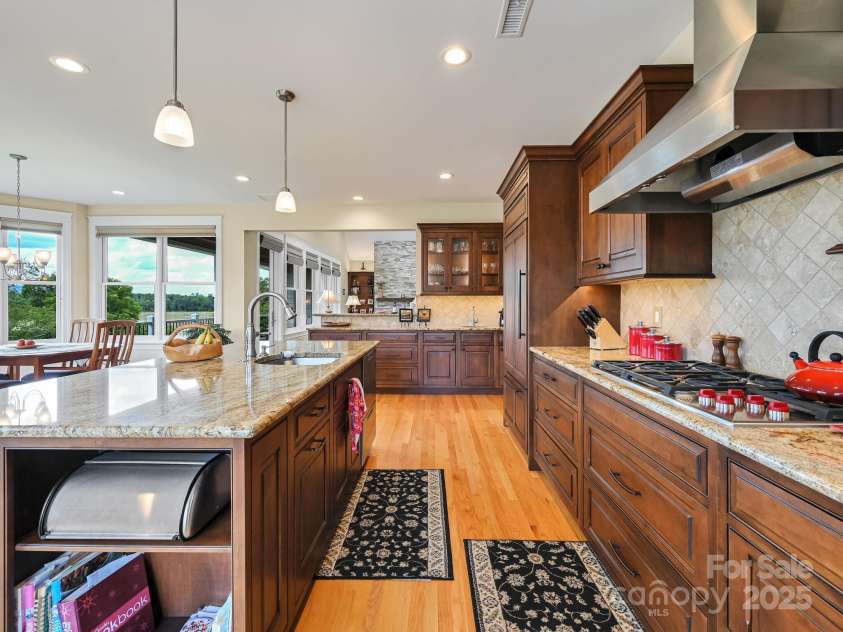 383 Ridgeview Hill Drive, Hendersonville, NC 28791.  MLS# CAR4276059, YatesRealty ID 23366. 