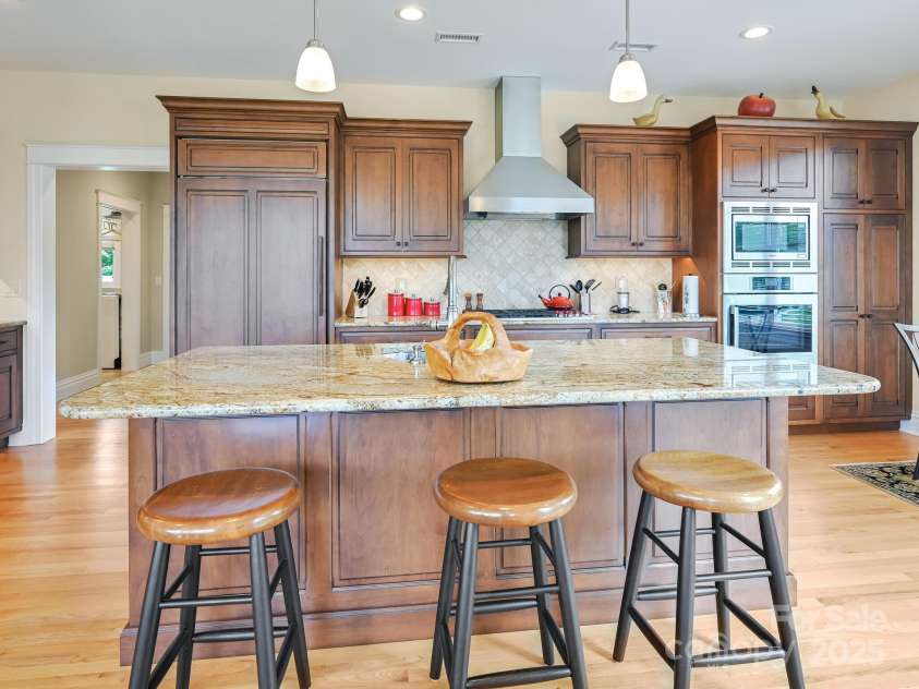 383 Ridgeview Hill Drive, Hendersonville, NC 28791.  MLS# CAR4276059, YatesRealty ID 23366. 