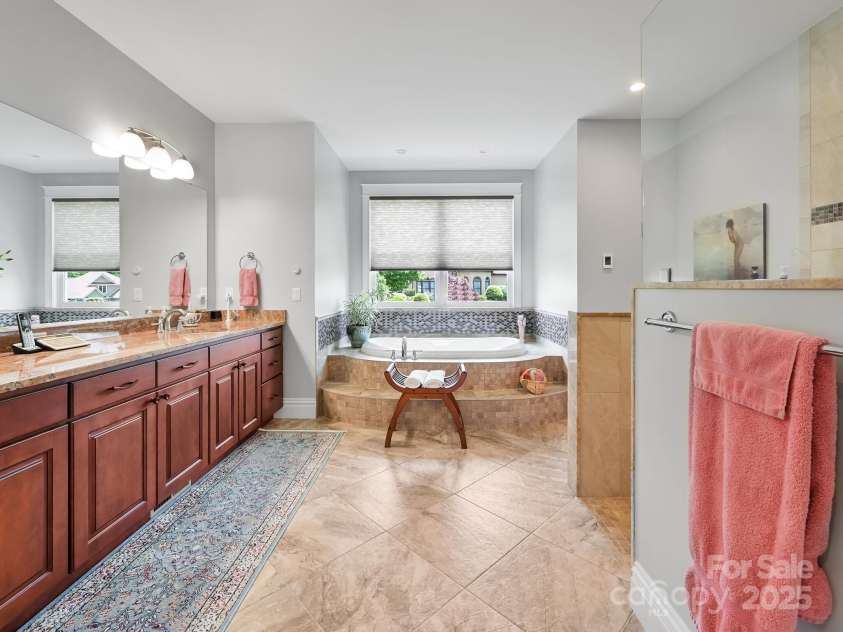 383 Ridgeview Hill Drive, Hendersonville, NC 28791.  MLS# CAR4276059, YatesRealty ID 23366. 