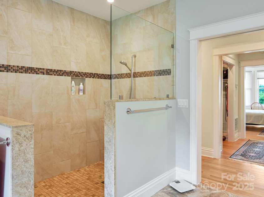 383 Ridgeview Hill Drive, Hendersonville, NC 28791.  MLS# CAR4276059, YatesRealty ID 23366. 