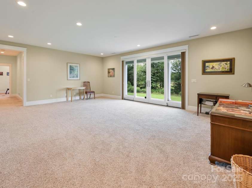 383 Ridgeview Hill Drive, Hendersonville, NC 28791.  MLS# CAR4276059, YatesRealty ID 23366. 