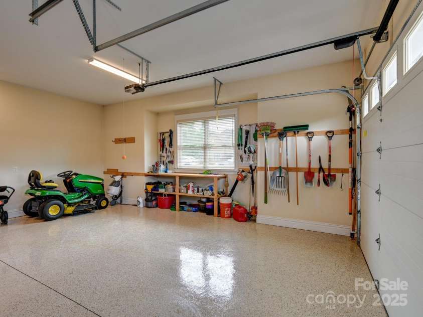 383 Ridgeview Hill Drive, Hendersonville, NC 28791.  MLS# CAR4276059, YatesRealty ID 23366. 