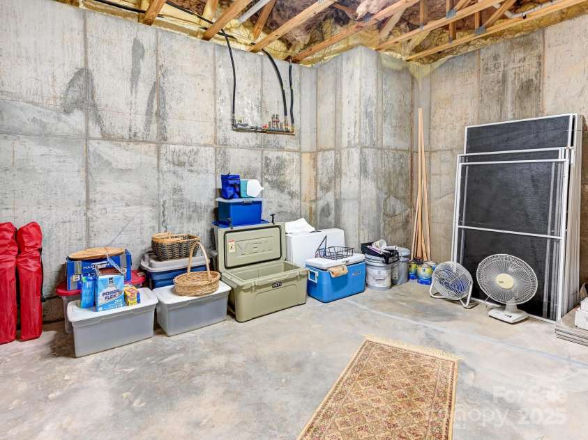 383 Ridgeview Hill Drive, Hendersonville, NC 28791.  MLS# CAR4276059, YatesRealty ID 23366. 