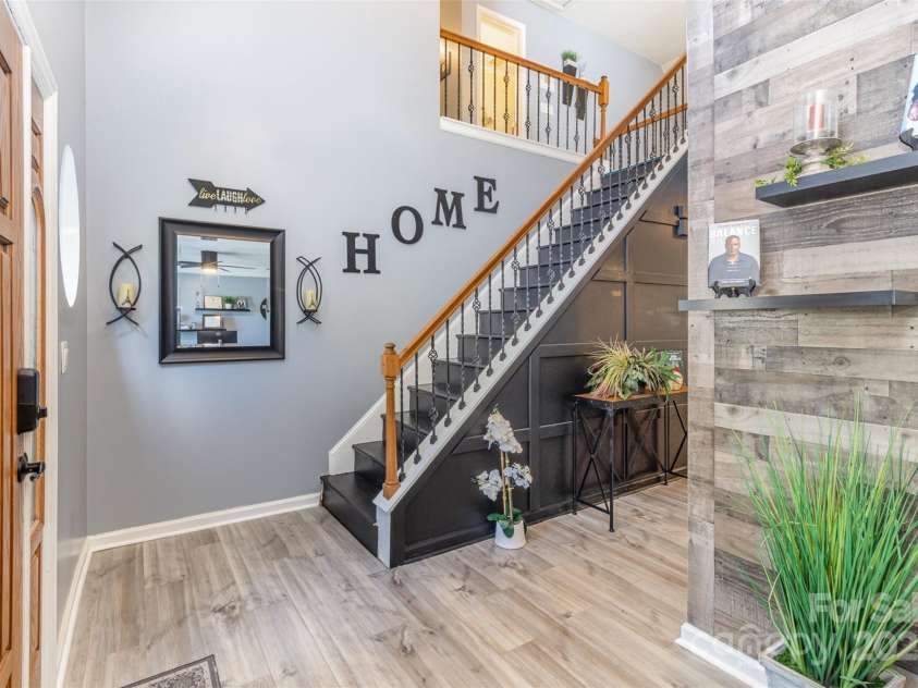 3428 Cranberry Nook Court, Charlotte, NC 28269.  MLS# CAR4263847, YatesRealty ID 23368. 