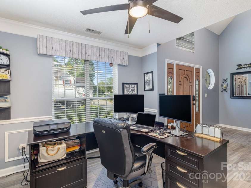 3428 Cranberry Nook Court, Charlotte, NC 28269.  MLS# CAR4263847, YatesRealty ID 23368. 