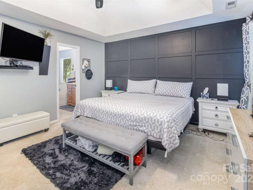 3428 Cranberry Nook Court, Charlotte, NC 28269.  MLS# CAR4263847, YatesRealty ID 23368. 