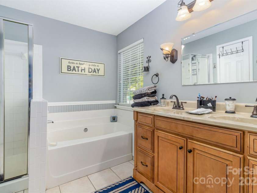 3428 Cranberry Nook Court, Charlotte, NC 28269.  MLS# CAR4263847, YatesRealty ID 23368. 