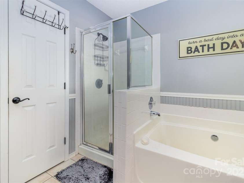 3428 Cranberry Nook Court, Charlotte, NC 28269.  MLS# CAR4263847, YatesRealty ID 23368. 