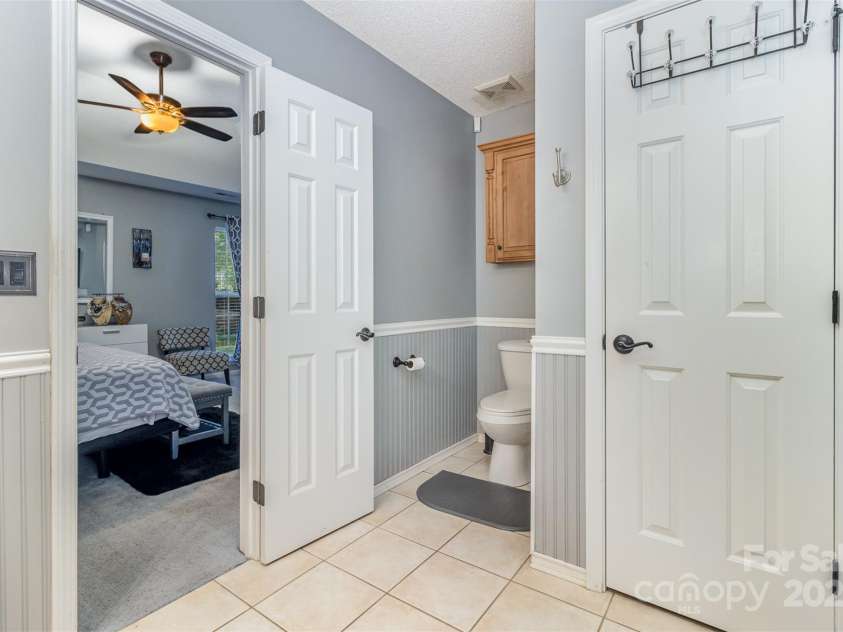 3428 Cranberry Nook Court, Charlotte, NC 28269.  MLS# CAR4263847, YatesRealty ID 23368. 