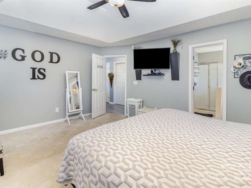 3428 Cranberry Nook Court, Charlotte, NC 28269.  MLS# CAR4263847, YatesRealty ID 23368. 