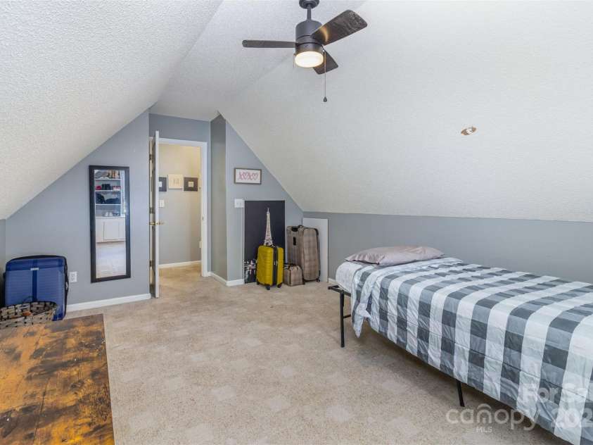 3428 Cranberry Nook Court, Charlotte, NC 28269.  MLS# CAR4263847, YatesRealty ID 23368. 