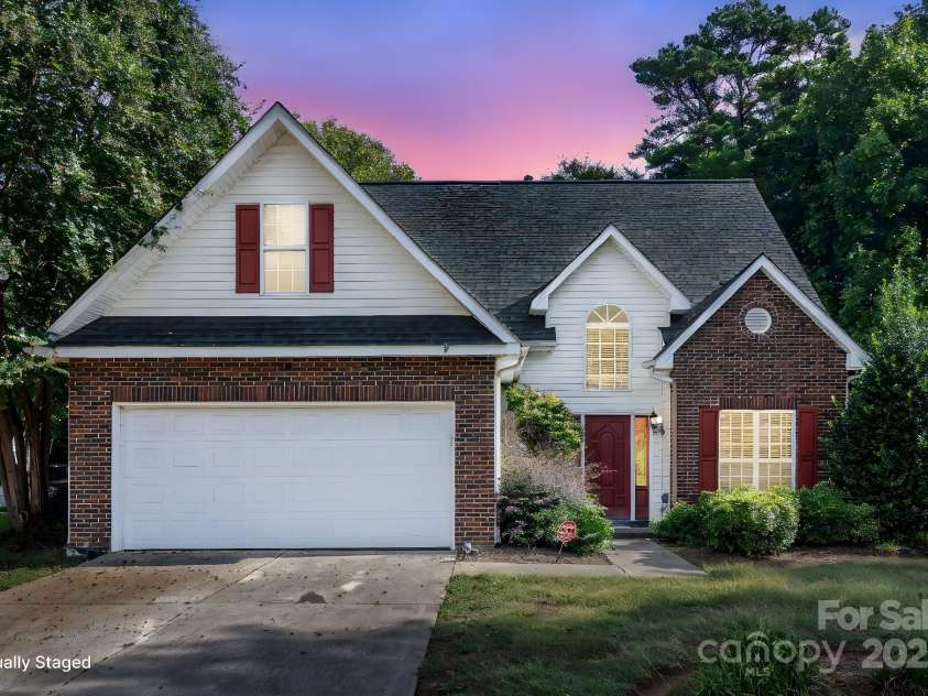 3428 Cranberry Nook Court, Charlotte, NC 28269.  MLS# CAR4263847, YatesRealty ID 23368. 