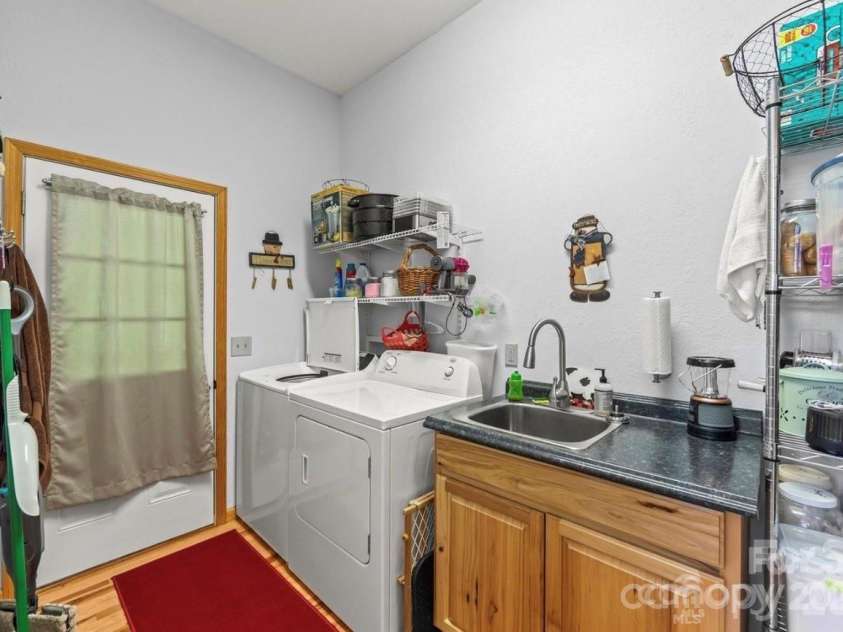 461 Mallard Cove, Almond, NC 28771.  MLS# CAR4377586, YatesRealty ID 23368. 