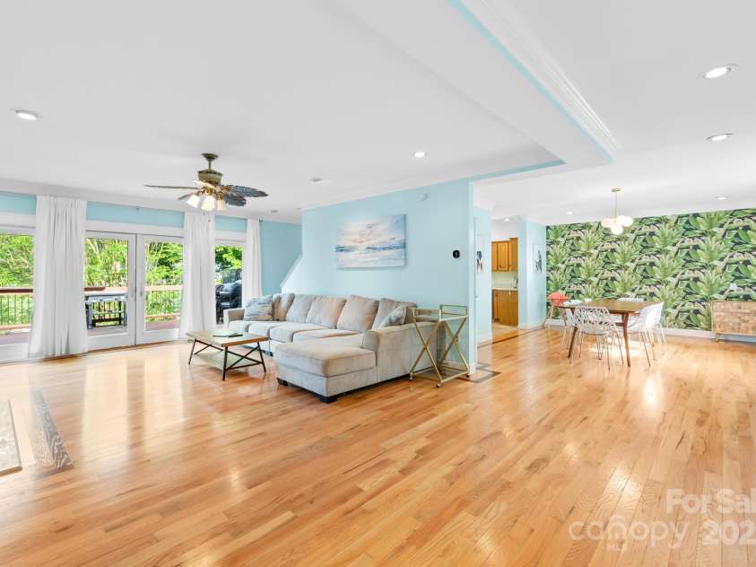 4120 Lake Shore Road, Denver, NC 28037.  MLS# CAR4259557, YatesRealty ID 23369. 