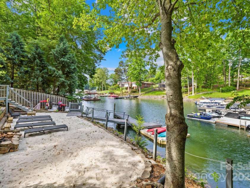 4120 Lake Shore Road, Denver, NC 28037.  MLS# CAR4259557, YatesRealty ID 23369. 