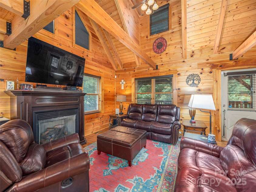 15 Breezy Creek Lane, Maggie Valley, NC 28751.  MLS# CAR4279649, YatesRealty ID 2337. 