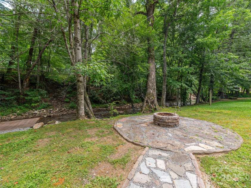 15 Breezy Creek Lane, Maggie Valley, NC 28751.  MLS# CAR4279649, YatesRealty ID 2337. 