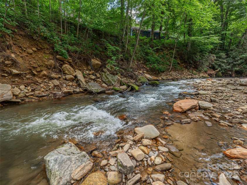 15 Breezy Creek Lane, Maggie Valley, NC 28751.  MLS# CAR4279649, YatesRealty ID 2337. 