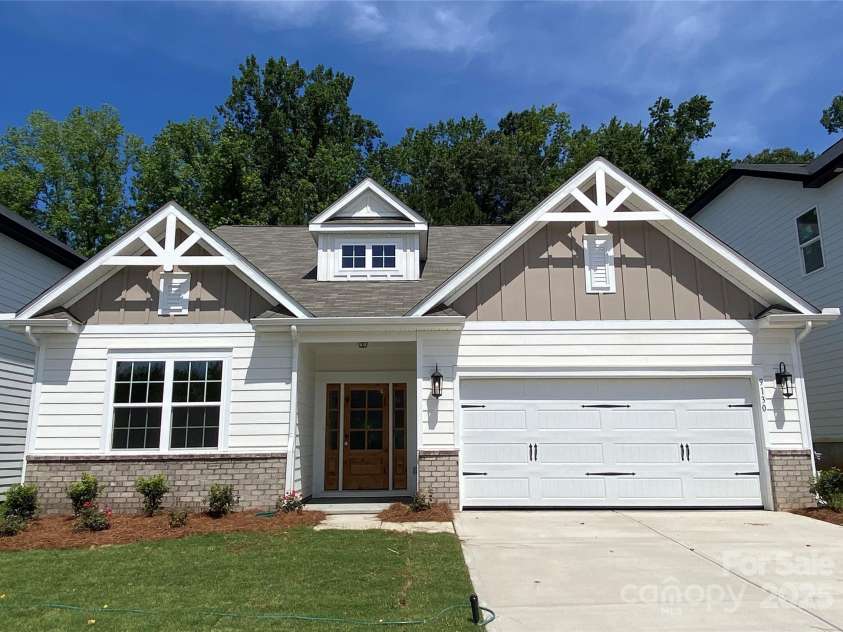 9130 Dulwich Drive, Charlotte, NC 28215.  MLS# CAR4201541, YatesRealty ID 23370. 