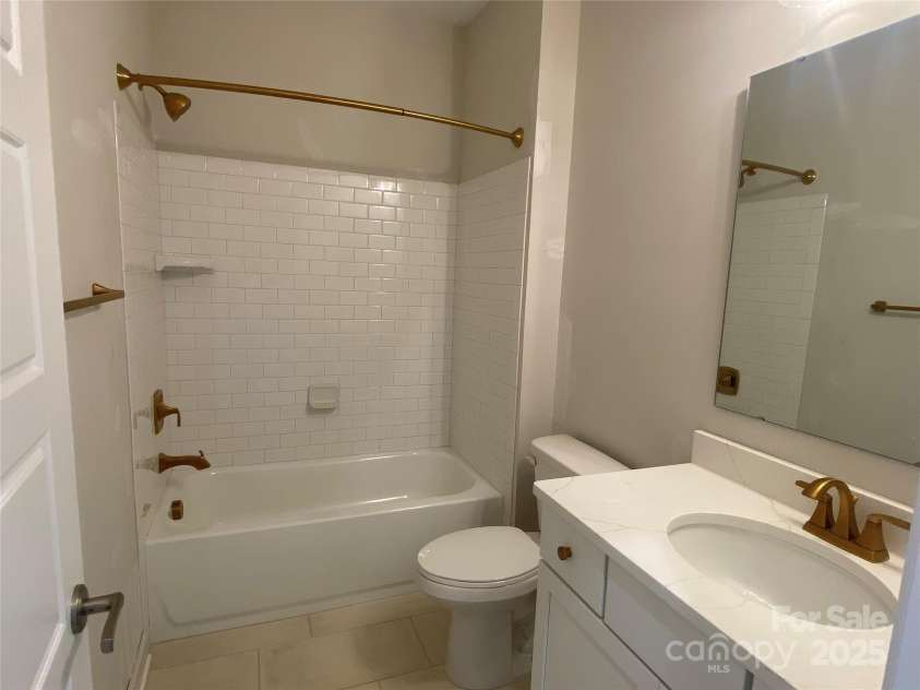 9130 Dulwich Drive, Charlotte, NC 28215.  MLS# CAR4201541, YatesRealty ID 23370. Bath 2