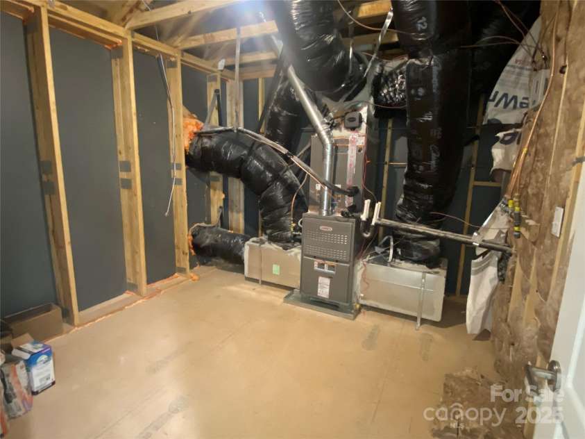 9130 Dulwich Drive, Charlotte, NC 28215.  MLS# CAR4201541, YatesRealty ID 23370. Mechanical Room