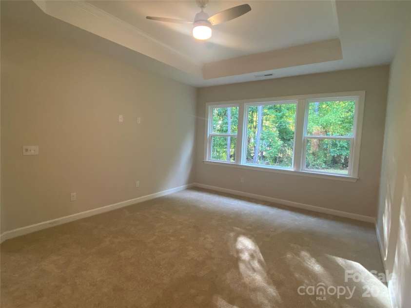 9130 Dulwich Drive, Charlotte, NC 28215.  MLS# CAR4201541, YatesRealty ID 23370. Premier Bedroom