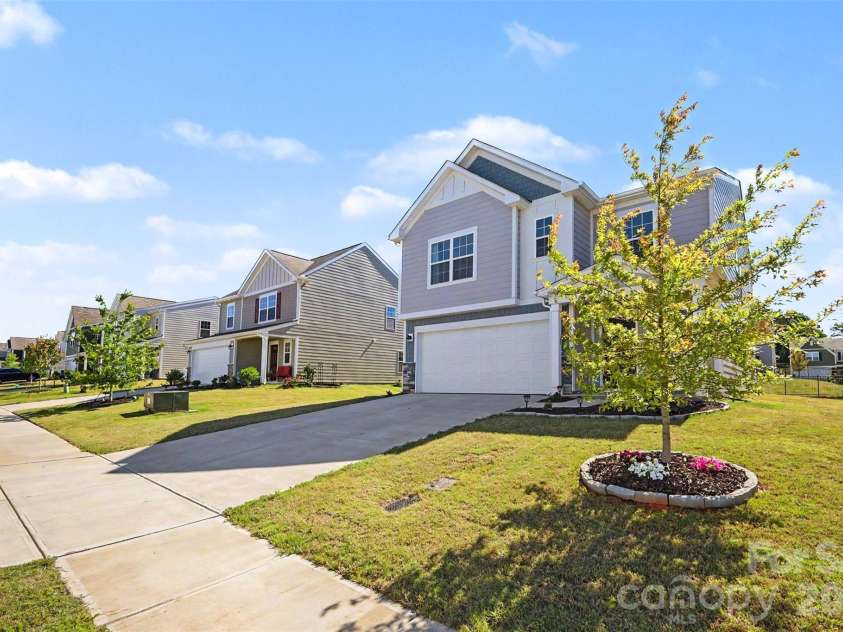 131 Watuga Place, Statesville, NC 28625.  MLS# CAR4382133, YatesRealty ID 23375. 