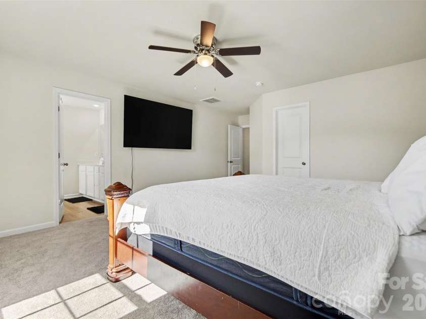 131 Watuga Place, Statesville, NC 28625.  MLS# CAR4382133, YatesRealty ID 23375. 