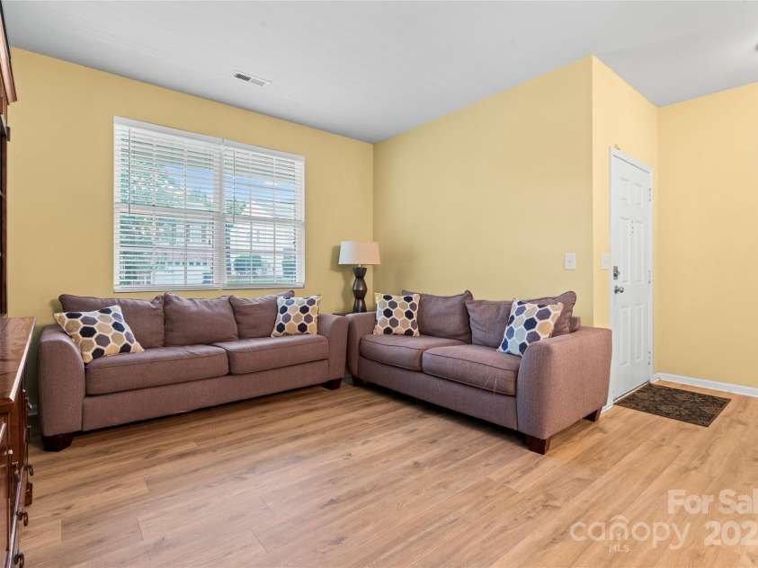 1911 Savannah Hills Drive, Matthews, NC 28105.  MLS# CAR4260112, YatesRealty ID 23377. 