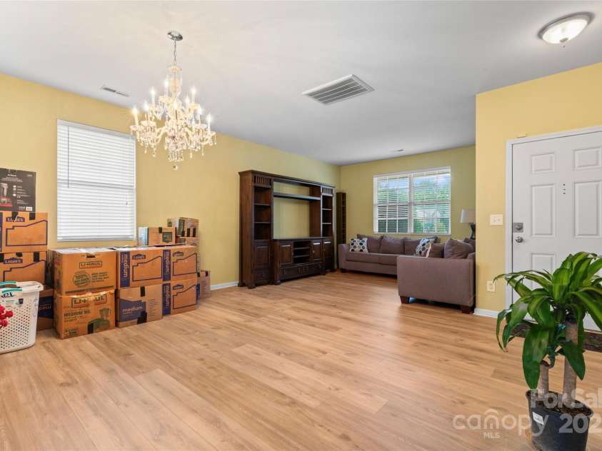 1911 Savannah Hills Drive, Matthews, NC 28105.  MLS# CAR4260112, YatesRealty ID 23377. 