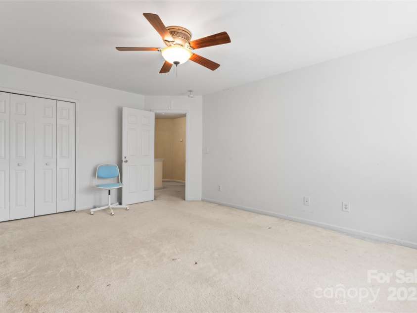 1911 Savannah Hills Drive, Matthews, NC 28105.  MLS# CAR4260112, YatesRealty ID 23377. 