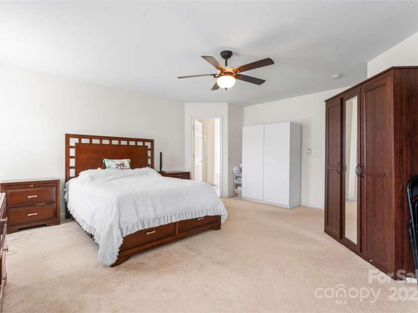 1911 Savannah Hills Drive, Matthews, NC 28105.  MLS# CAR4260112, YatesRealty ID 23377. 