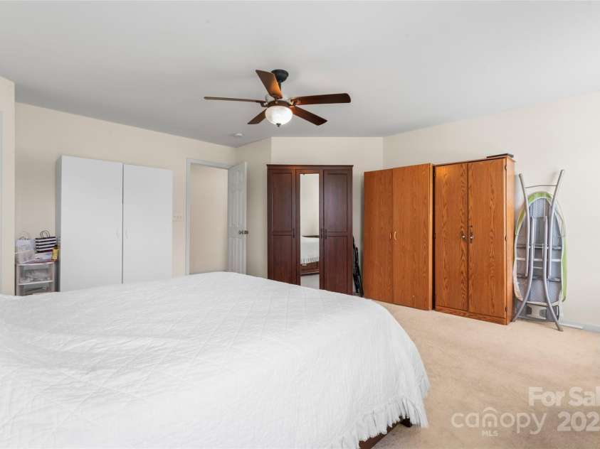 1911 Savannah Hills Drive, Matthews, NC 28105.  MLS# CAR4260112, YatesRealty ID 23377. 